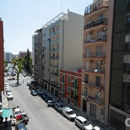 Casa Viviana - Policlinico 3* Bari