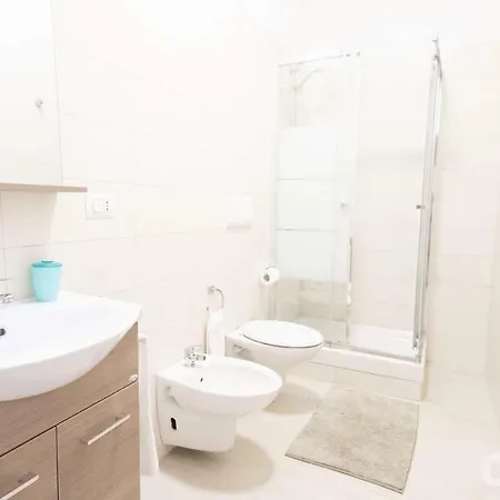 Casa Viviana - Policlinico 3*