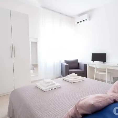 Penzion Casa Viviana - Policlinico